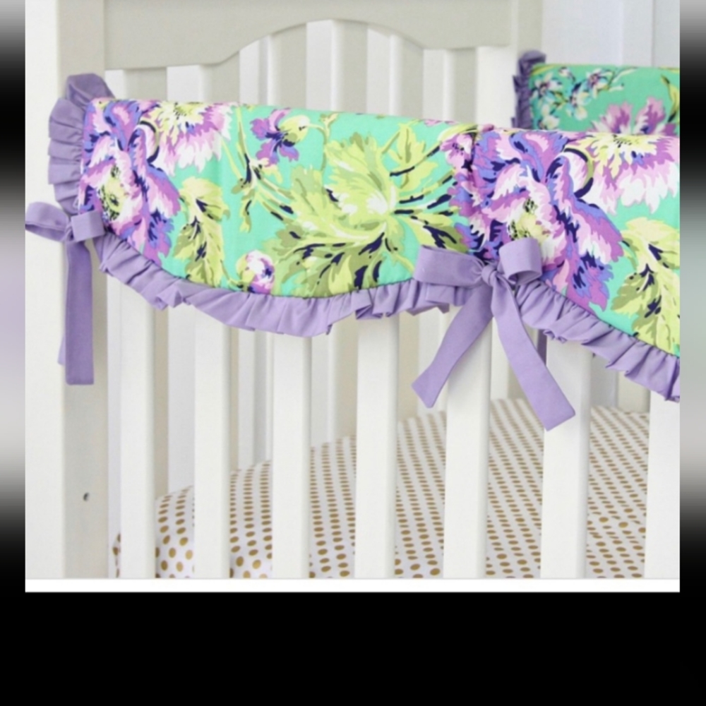 Caden Lane crib set